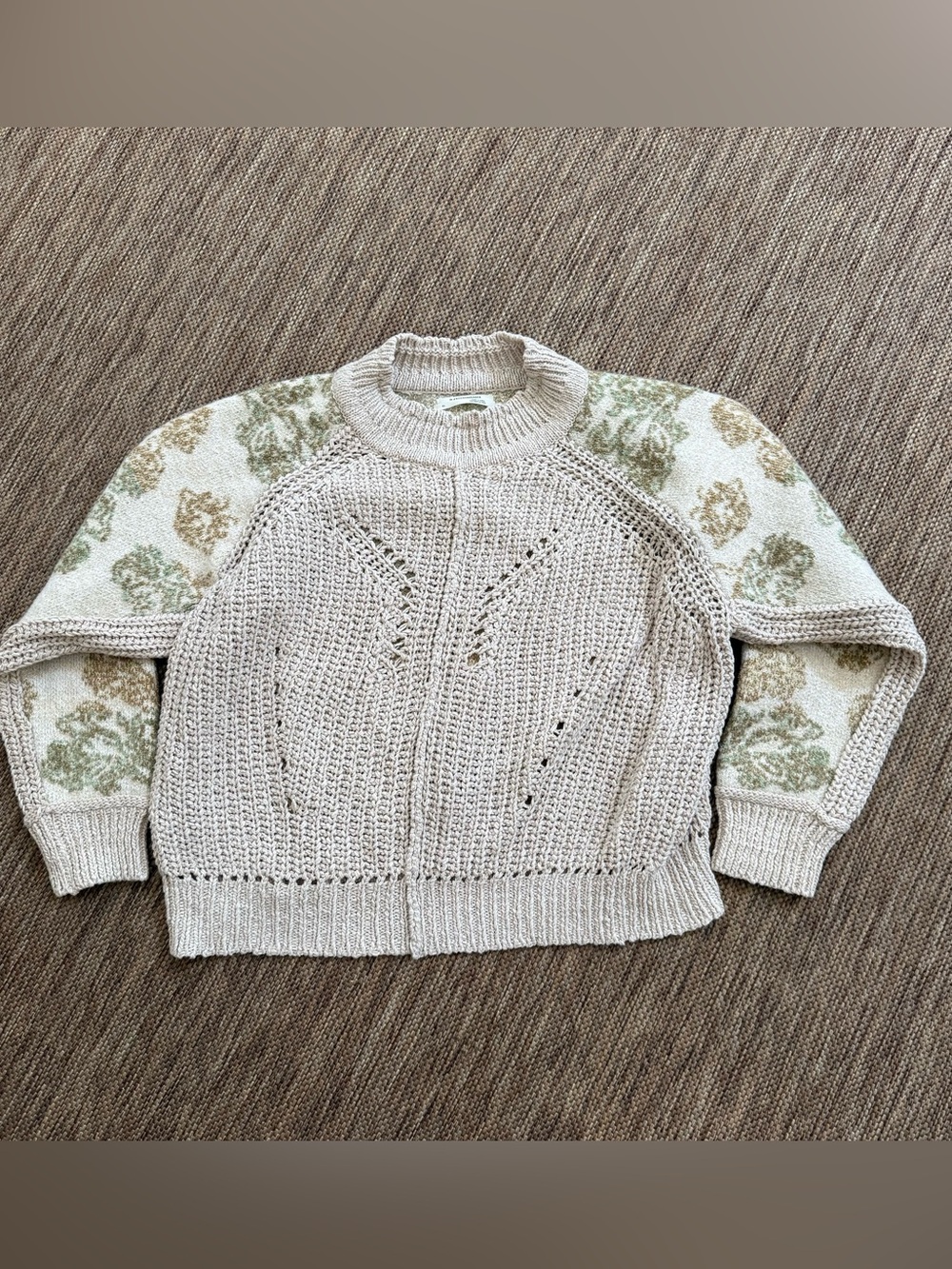 Anthropologie knit sweater chunky crop size XL. In good condition.

•Length: 23.